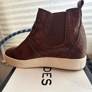 J/Slides brown leather